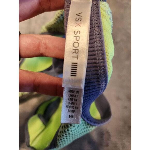 Victorias Secret VSX Sport Green Adjustable Racerback Sports Bra Womens 34B - Picture 3 of 3